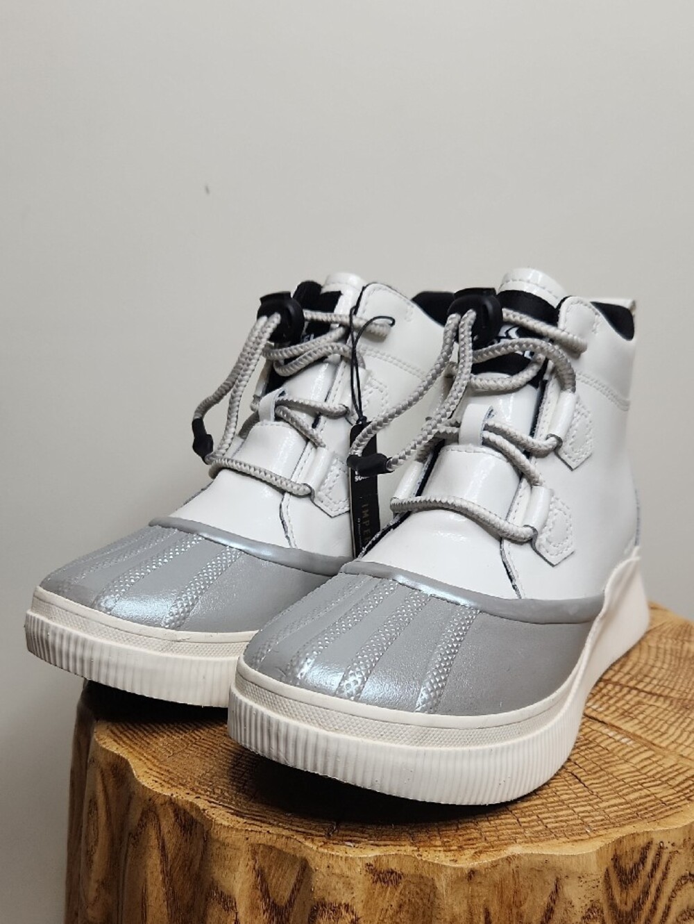 Sorel Youth Kids Unisex Waterproof High Top Shoes White Silver Size 6 - Picture 3 of 13